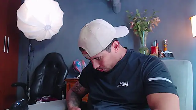 geirge teacherxx online show from November 24, 2025, 6:41 pm