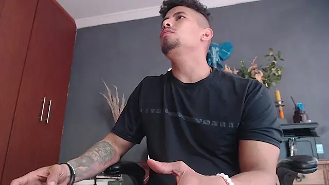 geirge teacherxx online show from March 17, 2025, 8:30 pm