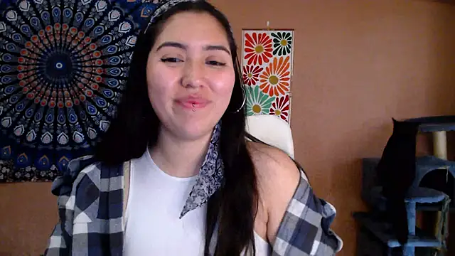 IntimateTales online show from November 17, 2025, 11:14 am