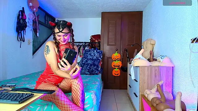 Snapshot of deepthroatlatina chatting on October 8, 2025, 3:08 am deepthroatlatina online show from October 8, 2025, 3:08 am