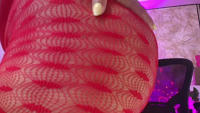 Snapshot of JuliRamirez chatting on February 21, 2026, 12:29 pm JuliRamirez online show from February 21, 2026, 12:29 pm