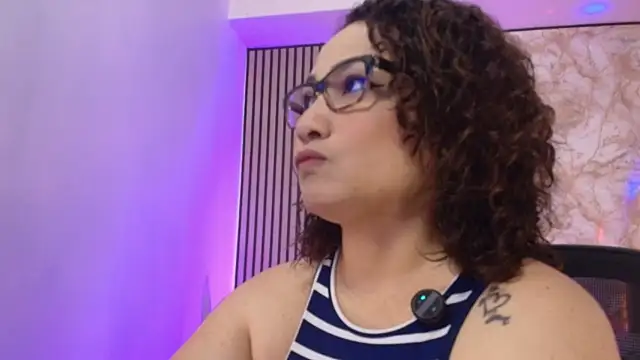 Snapshot of JuliRamirez chatting on May 29, 2026, 1:06 pm JuliRamirez online show from May 29, 2026, 1:06 pm