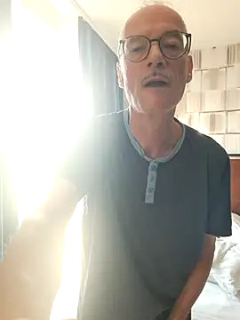 BerndisCam online show from July 12, 2026, 5:08 am