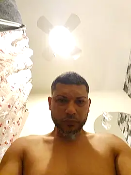 tropikboy online show from December 1, 2025, 9:43 am