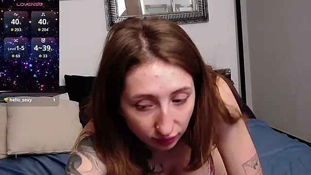 Ashley Ross  online show from October 17, 2025, 11:23 am