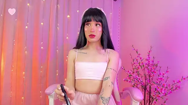 rosseblondee online show from November 14, 2025, 9:29 pm