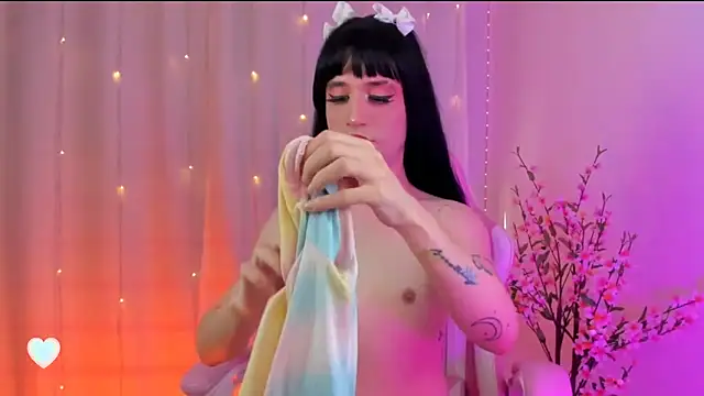 rosseblondee online show from September 28, 2025, 9:44 pm