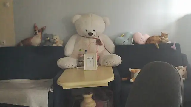 night is dark online show from September 23, 2025, 1:29 pm