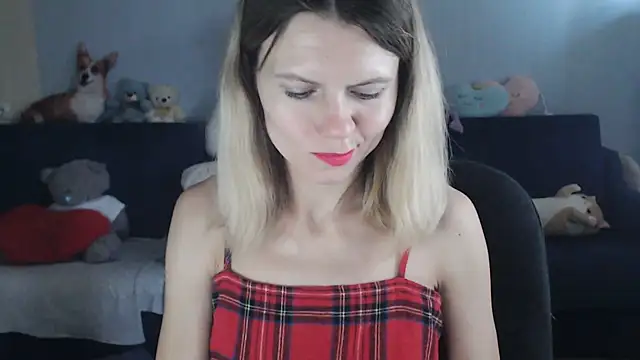 night is dark online show from September 9, 2025, 3:32 pm