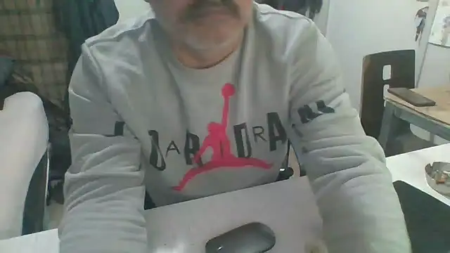 LiONTURK online show from February 19, 2026, 5:43 pm