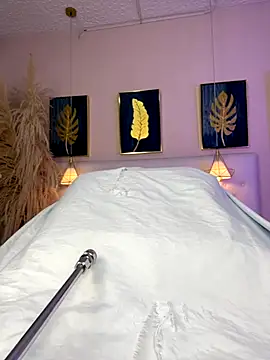 valerie lya online show from September 19, 2025, 8:13 pm