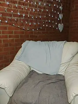 Lilybanx online show from May 2, 2026, 4:18 am
