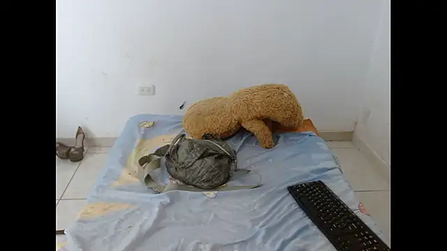 keyklin1 online show from January 12, 2026, 1:40 pm