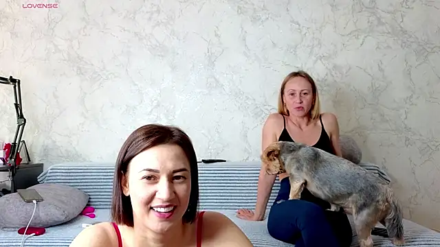 Snapshot of sweeetgirls2021 chatting on May 10, 2026, 3:10 am sweeetgirls2021 online show from May 10, 2026, 3:10 am