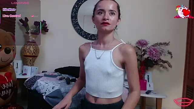 NicoleSantana online show from June 24, 2026, 11:02 pm