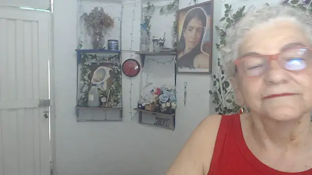 Snapshot of FunnyGrandma chatting on March 1, 2026, 5:24 pm FunnyGrandma online show from March 1, 2026, 5:24 pm