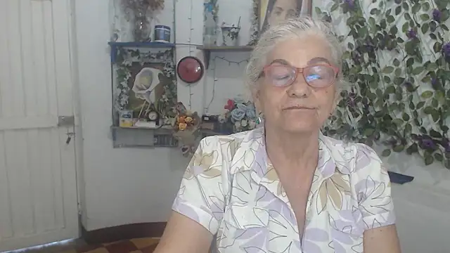 Snapshot of FunnyGrandma chatting on March 16, 2026, 10:56 pm FunnyGrandma online show from March 16, 2026, 10:56 pm