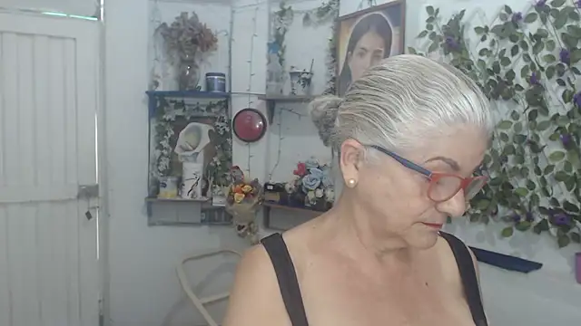 Snapshot of FunnyGrandma chatting on March 14, 2026, 7:31 pm FunnyGrandma online show from March 14, 2026, 7:31 pm