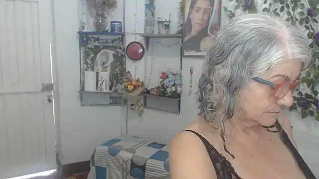 Snapshot of FunnyGrandma chatting on March 12, 2026, 6:23 pm FunnyGrandma online show from March 12, 2026, 6:23 pm