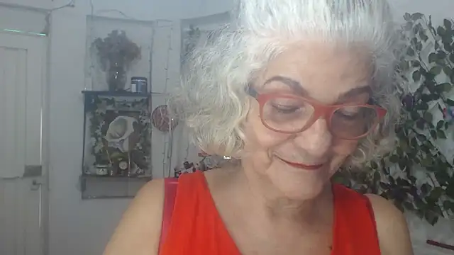 Snapshot of FunnyGrandma chatting on February 15, 2026, 6:07 pm FunnyGrandma online show from February 15, 2026, 6:07 pm