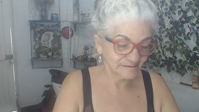 Snapshot of FunnyGrandma chatting on February 17, 2026, 1:30 pm FunnyGrandma online show from February 17, 2026, 1:30 pm