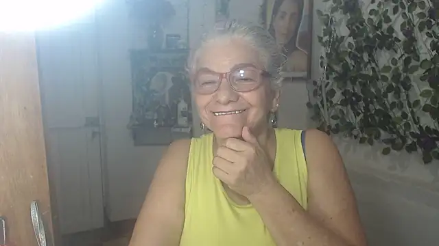 FunnyGrandma online show from June 11, 2026, 12:23 am