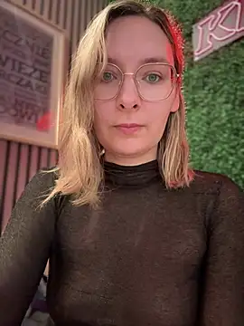 Snapshot of The_Snowwhitee chatting on March 9, 2025, 9:13 am The Snowwhitee online show from March 9, 2025, 9:13 am