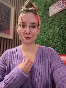 Snapshot of The_Snowwhitee chatting on March 16, 2025, 9:38 am The Snowwhitee online show from March 16, 2025, 9:38 am