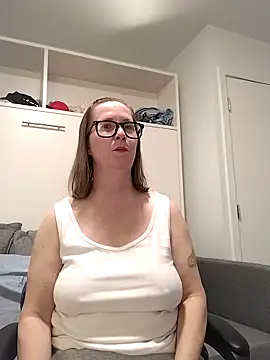 SweetandNaughty1 online show from March 11, 2026, 4:12 pm