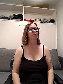SweetandNaughty1 online show from June 11, 2026, 4:09 am