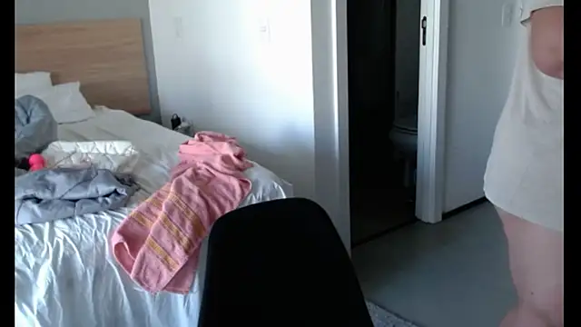 Snapshot of valentinny chatting on March 27, 2026, 6:42 pm valentinny online show from March 27, 2026, 6:42 pm