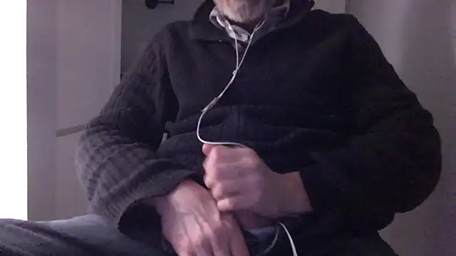 readyforfunxxx online show from January 15, 2025, 2:02 pm