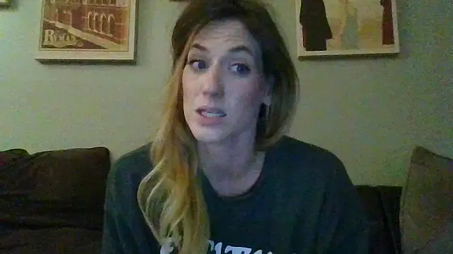 Snapshot of Rhodesxox chatting on November 18, 2025, 8:28 am Rhodesxox online show from November 18, 2025, 8:28 am