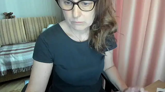 lauraoven online show from March 22, 2026, 2:40 pm