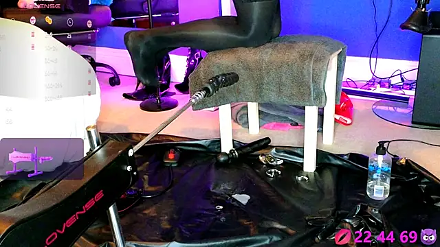 Kinky JXD online show from February 24, 2025, 6:36 pm