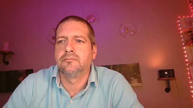 Snapshot of matrikes1 chatting on February 14, 2025, 6:40 pm matrikes1 online show from February 14, 2025, 6:40 pm