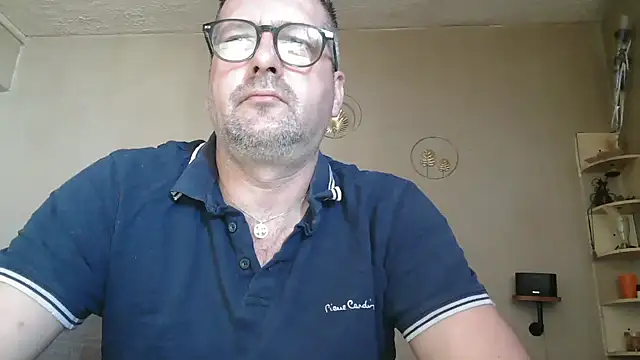 Snapshot of matrikes1 chatting on April 6, 2026, 1:01 pm matrikes1 online show from April 6, 2026, 1:01 pm