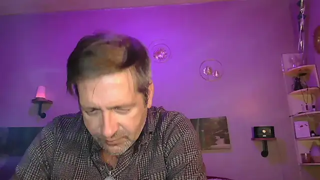 Snapshot of matrikes1 chatting on September 12, 2025, 5:45 pm matrikes1 online show from September 12, 2025, 5:45 pm