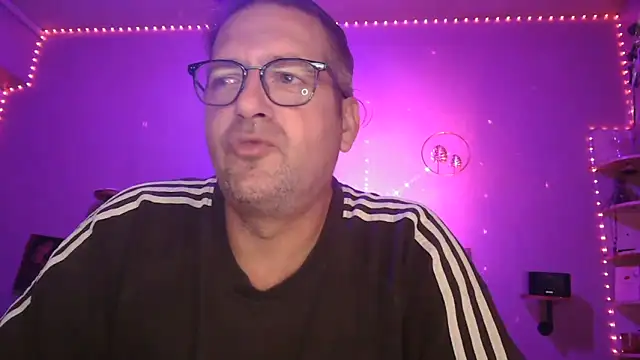 Snapshot of matrikes1 chatting on November 7, 2025, 7:29 pm matrikes1 online show from November 7, 2025, 7:29 pm