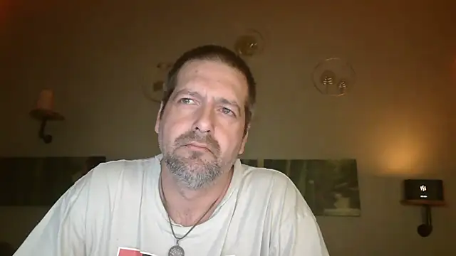 Snapshot of matrikes1 chatting on March 5, 2025, 6:23 pm matrikes1 online show from March 5, 2025, 6:23 pm