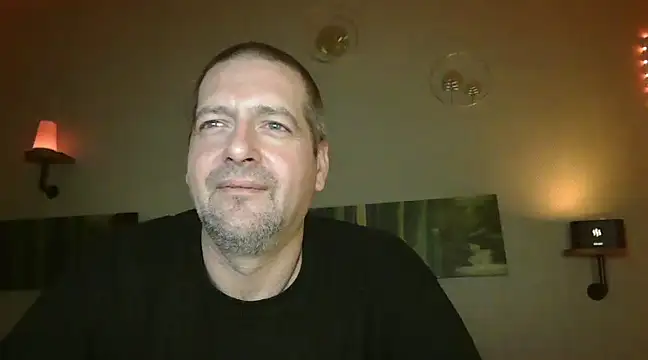 Snapshot of matrikes1 chatting on February 8, 2025, 9:46 pm matrikes1 online show from February 8, 2025, 9:46 pm