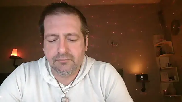 Snapshot of matrikes1 chatting on March 21, 2025, 7:57 pm matrikes1 online show from March 21, 2025, 7:57 pm