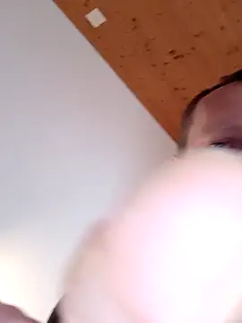 Snapshot of Kw8585kw chatting on February 14, 2026, 3:34 pm Kw8585kw online show from February 14, 2026, 3:34 pm