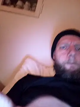 Kw8585kw online show from January 5, 2026, 7:28 pm