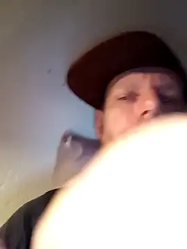 Snapshot of Kw8585kw chatting on March 1, 2026, 8:20 pm Kw8585kw online show from March 1, 2026, 8:20 pm