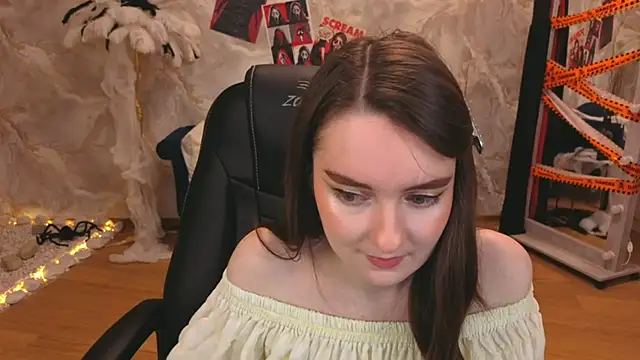 CloudGrace online show from November 9, 2025, 6:23 pm