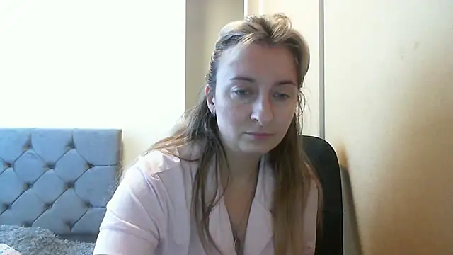 SusanCurt online show from October 12, 2025, 8:26 am