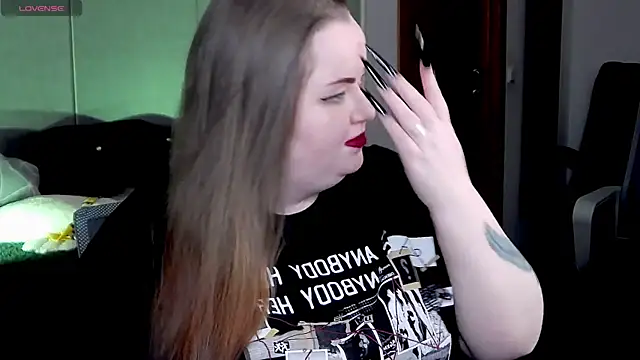 EMMA  CONNOR online show from March 18, 2025, 3:56 am