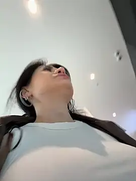 Snapshot of Wet__Bunny chatting on June 1, 2026, 6:24 am Wet Bunny online show from June 1, 2026, 6:24 am