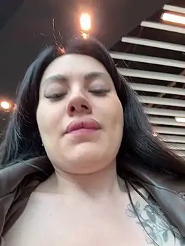 Snapshot of Wet__Bunny chatting on May 16, 2026, 6:23 am Wet Bunny online show from May 16, 2026, 6:23 am